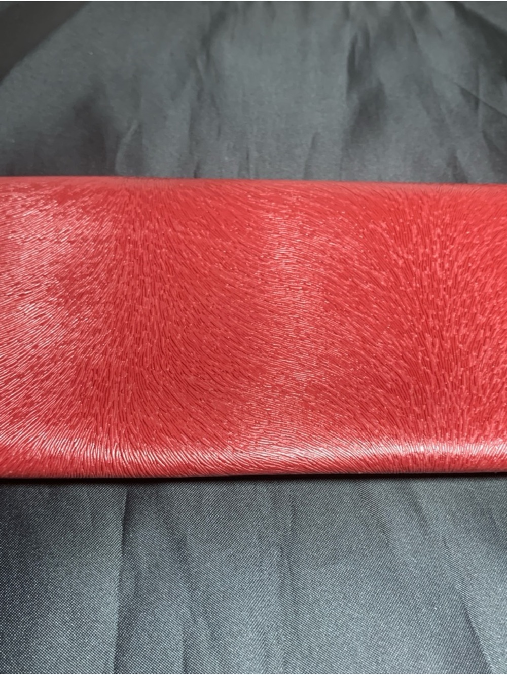Fendi Red Wallet with Gold Logo - Picture 6 of 17